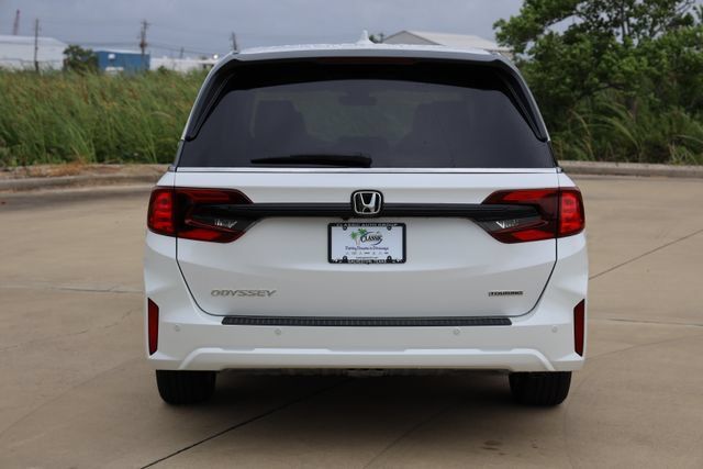 New 2026 Honda Odyssey Touring image 7