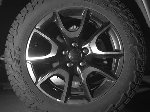 Used 2025 Jeep Compass Trailhawk AWD/4WD image 15