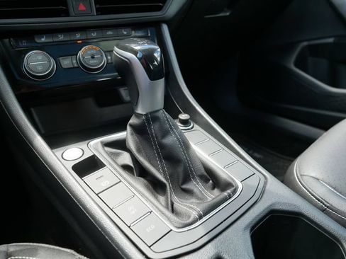 Certified 2022 Volkswagen Jetta SE FWD image 32