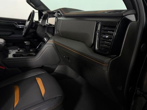 Used 2024 GMC Sierra 1500 AT4 w/ Technology Package image 30