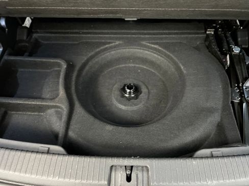 Used 2024 Volkswagen Atlas SE image 40