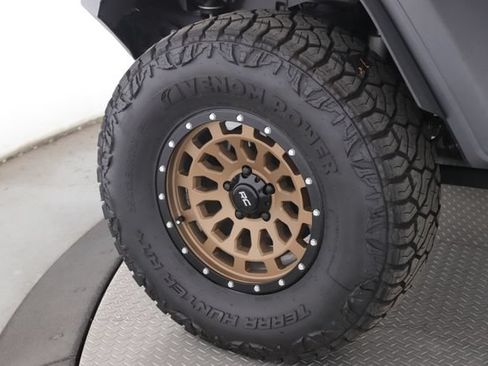 Used 2024 Jeep Gladiator Sport AWD/4WD image 13