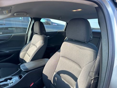 Used 2025 Chevrolet Malibu LT FWD image 5