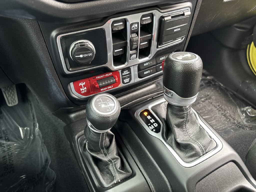 Used 2024 Jeep Wrangler Unlimited Rubicon 4xe AWD/4WD image 22