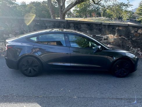 Used 2024 Tesla Model 3 image 9