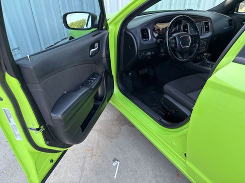 Used 2023 Dodge Charger SXT w/ Blacktop Package image 10