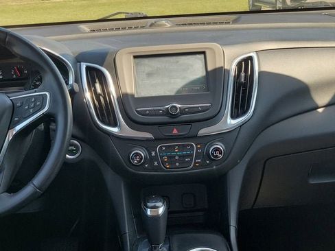 Used 2018 Chevrolet Equinox LT FWD image 26