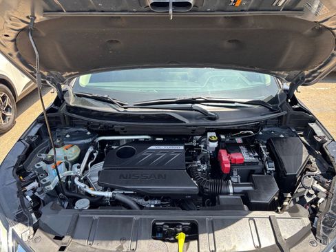 Used 2025 Nissan Rogue SV FWD image 34