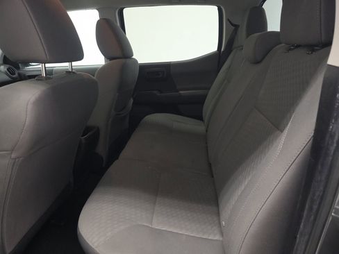 Used 2022 Toyota Tacoma SR image 11