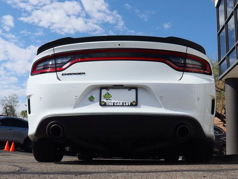 Used 2018 Dodge Charger R/T image 12