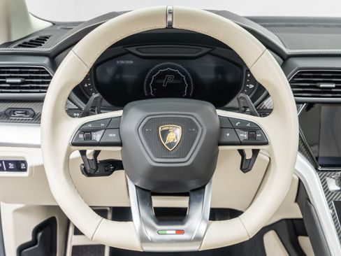 Used 2021 Lamborghini Urus AWD/4WD image 15