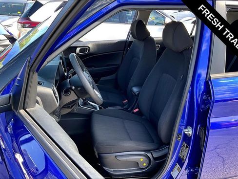 Used 2023 Hyundai Venue SE FWD image 21