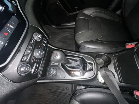 Used 2021 Jeep Cherokee Limited w/ Elite Package image 22