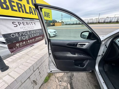 Used 2016 Nissan Pathfinder S AWD/4WD image 11