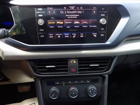 Used 2022 Volkswagen Taos SE image 16