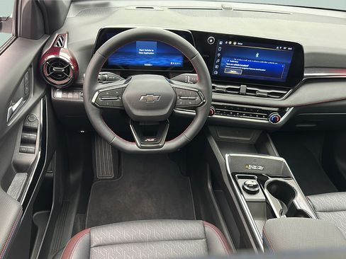 Used 2025 Chevrolet Equinox RS w/ Safety and Technology Package AWD/4WD image 10