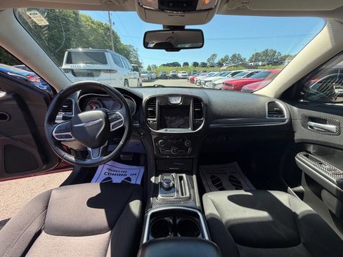 Used 2019 Chrysler 300 Touring w/ Sport Appearance Package RWD image 16