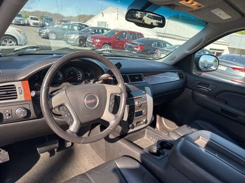 Used 2008 GMC Sierra 1500 SLT w/ SLT Preferred Package AWD/4WD image 12