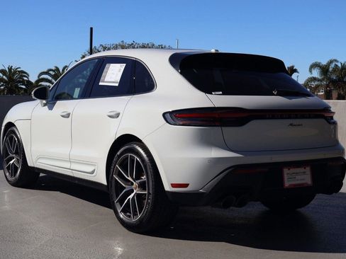 Certified 2025 Porsche Macan AWD/4WD image 3