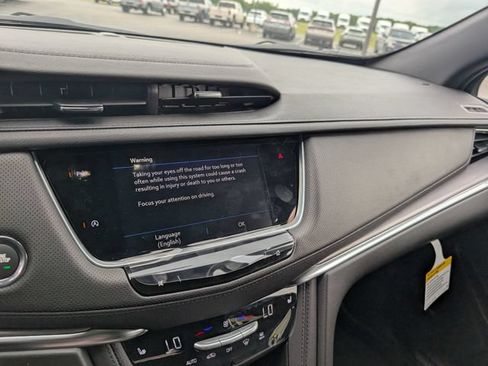 New 2026 Cadillac XT5 Luxury w/ LPO, ONYX Package AWD/4WD image 19