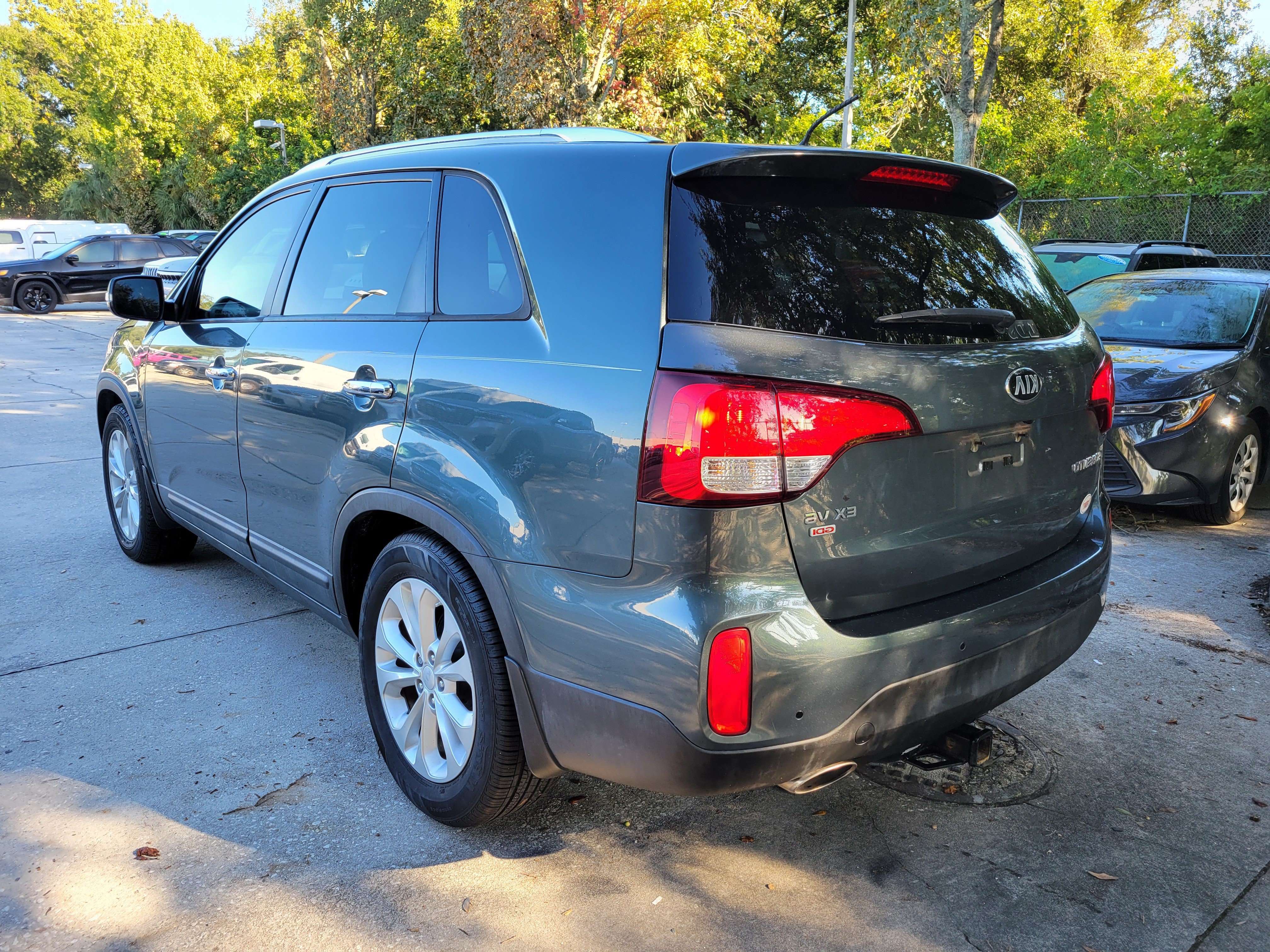 Used 2014 Kia Sorento EX w/ EX V6 Touring Package FWD image 3