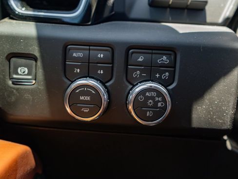 New 2026 GMC Sierra 3500 Denali Ultimate AWD/4WD image 15