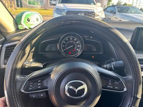 Used 2017 MAZDA MAZDA3 Sport FWD image 7