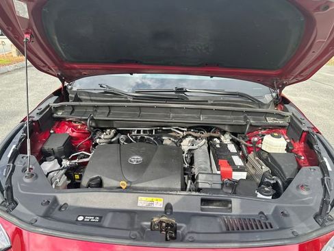 Used 2022 Toyota Highlander XLE AWD/4WD image 26