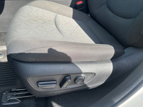 Used 2022 Toyota RAV4 XLE w/ Convenience Package AWD/4WD image 34