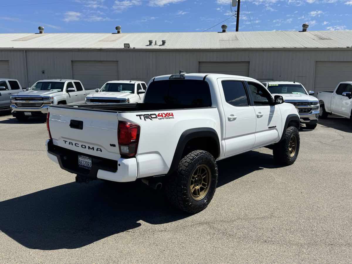 Used 2019 Toyota Tacoma TRD Off-Road w/ Technology Package AWD/4WD image 12
