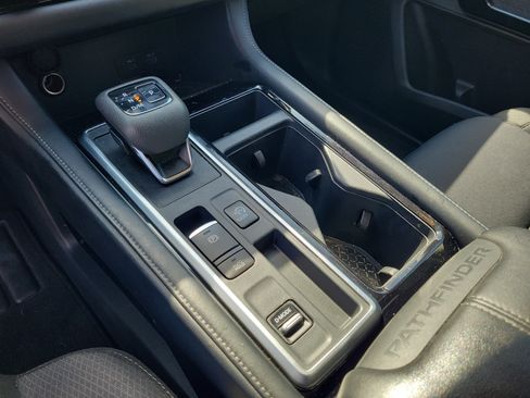 Certified 2024 Nissan Pathfinder SV w/ SV Premium Package FWD image 24