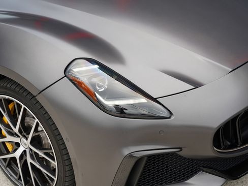 Used 2024 Maserati GranTurismo Trofeo AWD/4WD image 2