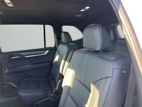 New 2026 GMC Acadia Elevation image 17