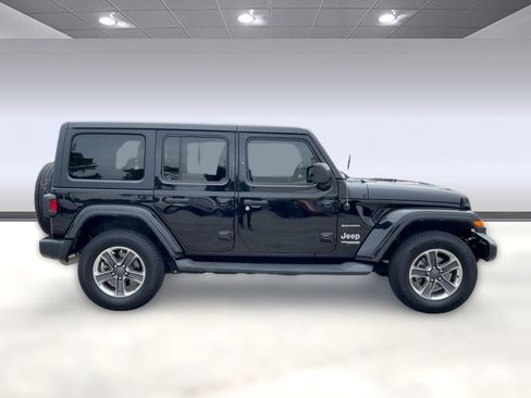 Used 2019 Jeep Wrangler Unlimited Sahara image 7