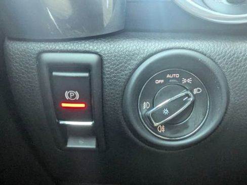 Used 2014 Porsche Cayenne Platinum Edition image 36