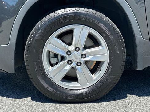 Used 2017 Chevrolet Trax LT AWD/4WD image 29