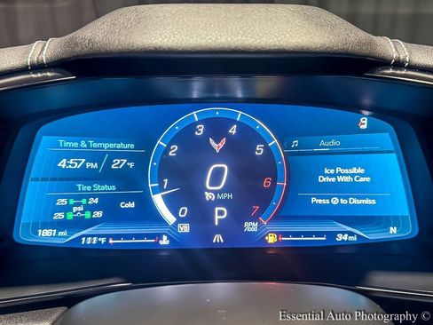 Used 2025 Chevrolet Corvette Stingray Preferred Cpe w/ 2LT image 17