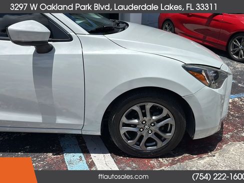 Used 2019 Toyota Yaris LE FWD image 14