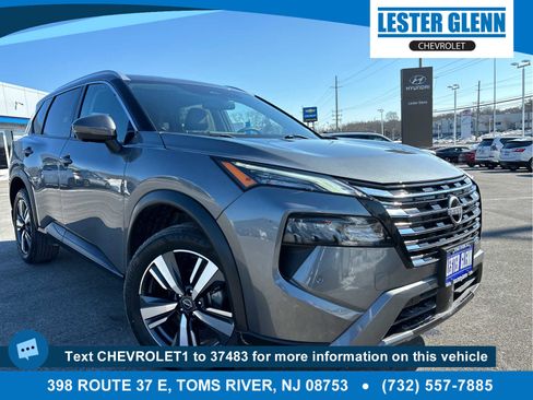 Used 2024 Nissan Rogue SL image 1