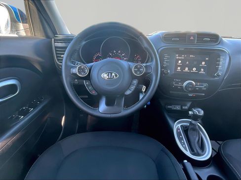 Used 2018 Kia Soul + FWD image 8