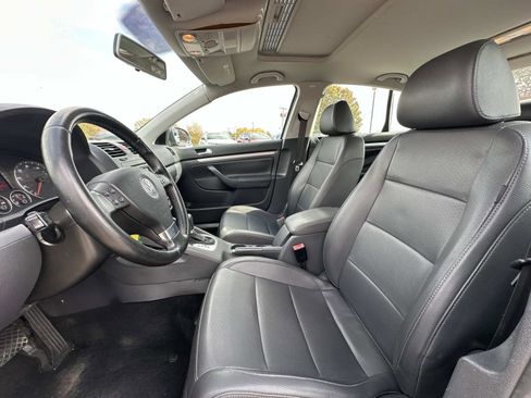 Used 2008 Volkswagen Jetta SEL image 21