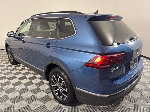 Used 2020 Volkswagen Tiguan SE w/ Panoramic Sunroof Package image 8