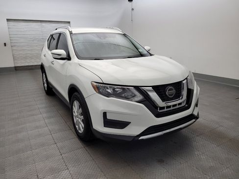 Used 2020 Nissan Rogue SV FWD image 13