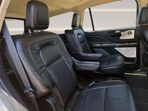 Used 2022 Lincoln Aviator Reserve w/ Equipment Group 201A AWD/4WD image 10