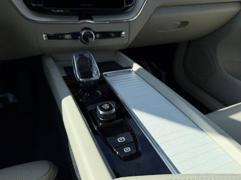 New 2026 Volvo XC60 B5 Ultra w/ Protection Package Premier image 13