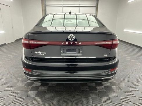 Used 2025 Volkswagen Jetta SE FWD image 23