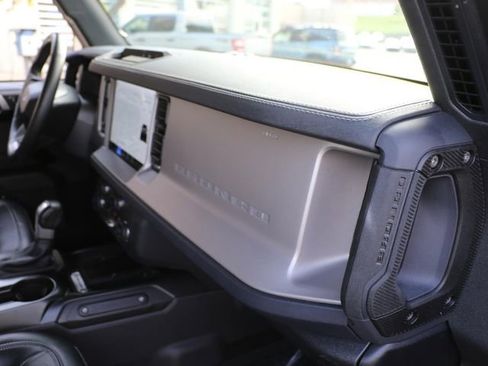 Used 2025 Ford Bronco Outer Banks AWD/4WD image 13
