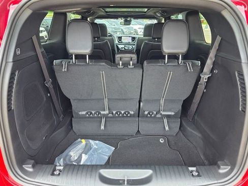 New 2027 Chrysler Pacifica Limited AWD/4WD image 10