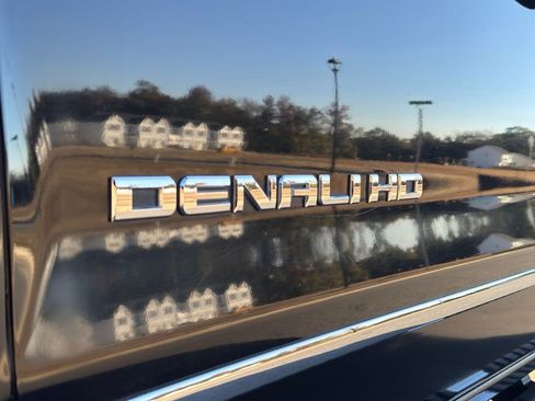 Used 2019 GMC Sierra 2500 Denali w/ Duramax Plus Package image 10