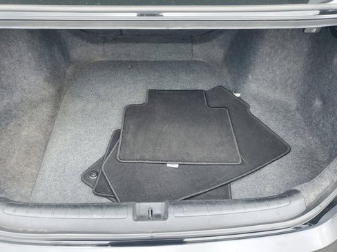 Used 2018 Honda Accord Touring image 8